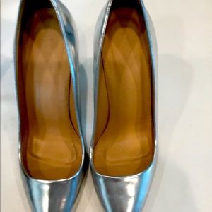 New with box Jcrew silver pumps made in Italy.